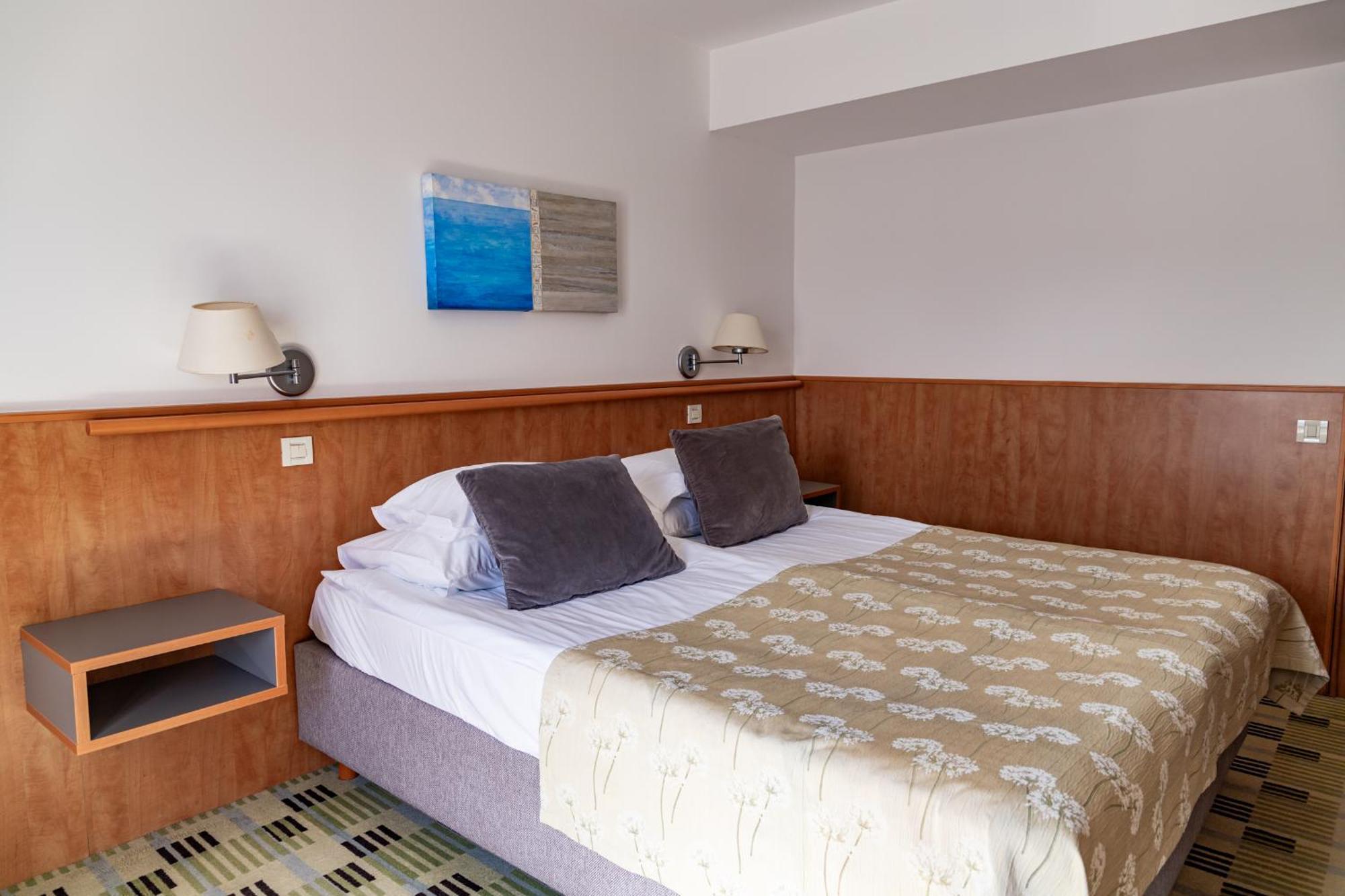Hotel Svoboda - Terme Krka Strunjan Habitación foto